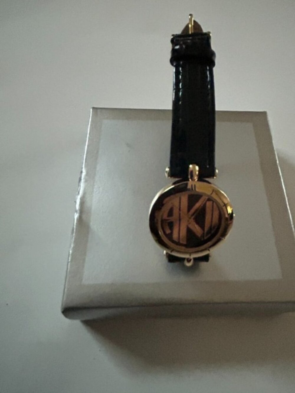 New Ladies ANNE KLEIN Gold Tone, Black Genuine Leather Band Y yippy989-6 (50)